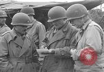 Standbild rote Kugel Konvoi Chartres Frankreich, 1944, aus Sekunde 42 historischem Filmmaterial Videoclip 65675054521