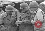 Standbild rote Kugel Konvoi Chartres Frankreich, 1944, aus Sekunde 44 historischem Filmmaterial Videoclip 65675054521