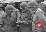 Standbild rote Kugel Konvoi Chartres Frankreich, 1944, aus Sekunde 46 historischem Filmmaterial Videoclip 65675054521