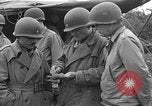 Standbild rote Kugel Konvoi Chartres Frankreich, 1944, aus Sekunde 48 historischem Filmmaterial Videoclip 65675054521