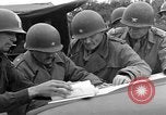 Standbild rote Kugel Konvoi Chartres Frankreich, 1944, aus Sekunde 49 historischem Filmmaterial Videoclip 65675054521