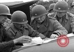 Standbild rote Kugel Konvoi Chartres Frankreich, 1944, aus Sekunde 50 historischem Filmmaterial Videoclip 65675054521