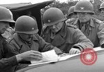 Standbild rote Kugel Konvoi Chartres Frankreich, 1944, aus Sekunde 51 historischem Filmmaterial Videoclip 65675054521