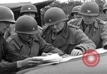 Standbild rote Kugel Konvoi Chartres Frankreich, 1944, aus Sekunde 53 historischem Filmmaterial Videoclip 65675054521