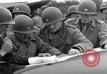 Standbild rote Kugel Konvoi Chartres Frankreich, 1944, aus Sekunde 54 historischem Filmmaterial Videoclip 65675054521