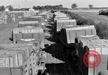 Standbild rote Kugel Konvoi Chartres Frankreich, 1944, aus Sekunde 1 historischem Filmmaterial Videoclip 65675054522
