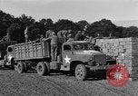 Standbild rote Kugel Konvoi Chartres Frankreich, 1944, aus Sekunde 25 historischem Filmmaterial Videoclip 65675054522