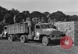 Standbild rote Kugel Konvoi Chartres Frankreich, 1944, aus Sekunde 26 historischem Filmmaterial Videoclip 65675054522