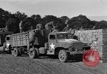 Standbild rote Kugel Konvoi Chartres Frankreich, 1944, aus Sekunde 27 historischem Filmmaterial Videoclip 65675054522