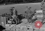 Standbild rote Kugel Konvoi Chartres Frankreich, 1944, aus Sekunde 40 historischem Filmmaterial Videoclip 65675054522