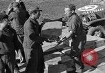 Standbild rote Kugel Konvoi Chartres Frankreich, 1944, aus Sekunde 48 historischem Filmmaterial Videoclip 65675054522