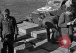 Standbild rote Kugel Konvoi Chartres Frankreich, 1944, aus Sekunde 51 historischem Filmmaterial Videoclip 65675054522