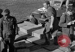 Standbild rote Kugel Konvoi Chartres Frankreich, 1944, aus Sekunde 52 historischem Filmmaterial Videoclip 65675054522