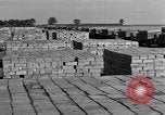 Standbild rote Kugel Konvoi Chartres Frankreich, 1944, aus Sekunde 62 historischem Filmmaterial Videoclip 65675054522