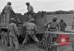 Standbild rote Kugel Konvoi Chartres Frankreich, 1944, aus Sekunde 16 historischem Filmmaterial Videoclip 65675054523