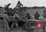 Standbild rote Kugel Konvoi Chartres Frankreich, 1944, aus Sekunde 19 historischem Filmmaterial Videoclip 65675054523