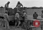 Standbild rote Kugel Konvoi Chartres Frankreich, 1944, aus Sekunde 21 historischem Filmmaterial Videoclip 65675054523