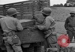 Standbild rote Kugel Konvoi Chartres Frankreich, 1944, aus Sekunde 23 historischem Filmmaterial Videoclip 65675054523