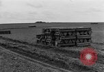 Standbild rote Kugel Konvoi Chartres Frankreich, 1944, aus Sekunde 42 historischem Filmmaterial Videoclip 65675054523