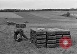 Standbild rote Kugel Konvoi Chartres Frankreich, 1944, aus Sekunde 51 historischem Filmmaterial Videoclip 65675054523