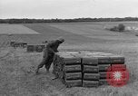 Standbild rote Kugel Konvoi Chartres Frankreich, 1944, aus Sekunde 54 historischem Filmmaterial Videoclip 65675054523