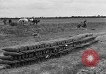 Standbild rote Kugel Konvoi Chartres Frankreich, 1944, aus Sekunde 55 historischem Filmmaterial Videoclip 65675054523