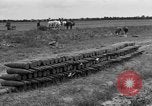 Standbild rote Kugel Konvoi Chartres Frankreich, 1944, aus Sekunde 62 historischem Filmmaterial Videoclip 65675054523