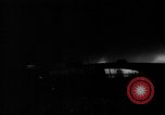 Standbild Ploiesti Öl Waldbrände von Bombardierung von 15 US Air Force Ploesti Rumänien, 1944, aus Sekunde 5 historischem Filmmaterial Videoclip 65675054527