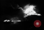 Standbild Ploiesti Öl Waldbrände von Bombardierung von 15 US Air Force Ploesti Rumänien, 1944, aus Sekunde 24 historischem Filmmaterial Videoclip 65675054527
