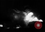Standbild Ploiesti Öl Waldbrände von Bombardierung von 15 US Air Force Ploesti Rumänien, 1944, aus Sekunde 26 historischem Filmmaterial Videoclip 65675054527