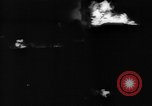 Standbild Ploiesti Öl Waldbrände von Bombardierung von 15 US Air Force Ploesti Rumänien, 1944, aus Sekunde 43 historischem Filmmaterial Videoclip 65675054527