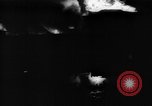 Standbild Ploiesti Öl Waldbrände von Bombardierung von 15 US Air Force Ploesti Rumänien, 1944, aus Sekunde 44 historischem Filmmaterial Videoclip 65675054527