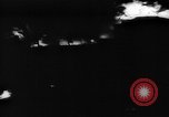 Standbild Ploiesti Öl Waldbrände von Bombardierung von 15 US Air Force Ploesti Rumänien, 1944, aus Sekunde 48 historischem Filmmaterial Videoclip 65675054527