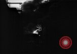 Standbild Ploiesti Öl Waldbrände von Bombardierung von 15 US Air Force Ploesti Rumänien, 1944, aus Sekunde 54 historischem Filmmaterial Videoclip 65675054527