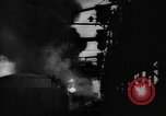 Standbild Ploiesti Öl Waldbrände von Bombardierung von 15 US Air Force Ploesti Rumänien, 1944, aus Sekunde 58 historischem Filmmaterial Videoclip 65675054527
