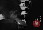 Standbild Ploiesti Öl Waldbrände von Bombardierung von 15 US Air Force Ploesti Rumänien, 1944, aus Sekunde 59 historischem Filmmaterial Videoclip 65675054527