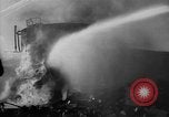 Standbild Ploesti Air Raid Brände Ploesti Rumänien, 1944, aus Sekunde 51 historischem Filmmaterial Videoclip 65675054528