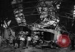 Standbild Ploiesti brennen nach dem Bombenangriff in Zweiten Weltkrieg Ploesti Rumänien, 1944, aus Sekunde 9 historischem Filmmaterial Videoclip 65675054529