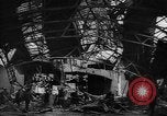 Standbild Ploiesti brennen nach dem Bombenangriff in Zweiten Weltkrieg Ploesti Rumänien, 1944, aus Sekunde 12 historischem Filmmaterial Videoclip 65675054529