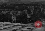 Standbild Ploiesti brennen nach dem Bombenangriff in Zweiten Weltkrieg Ploesti Rumänien, 1944, aus Sekunde 20 historischem Filmmaterial Videoclip 65675054529
