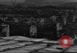 Standbild Ploiesti brennen nach dem Bombenangriff in Zweiten Weltkrieg Ploesti Rumänien, 1944, aus Sekunde 21 historischem Filmmaterial Videoclip 65675054529