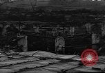 Standbild Ploiesti brennen nach dem Bombenangriff in Zweiten Weltkrieg Ploesti Rumänien, 1944, aus Sekunde 22 historischem Filmmaterial Videoclip 65675054529