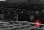 Standbild Ploiesti brennen nach dem Bombenangriff in Zweiten Weltkrieg Ploesti Rumänien, 1944, aus Sekunde 23 historischem Filmmaterial Videoclip 65675054529