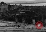 Standbild Ploiesti brennen nach dem Bombenangriff in Zweiten Weltkrieg Ploesti Rumänien, 1944, aus Sekunde 29 historischem Filmmaterial Videoclip 65675054529