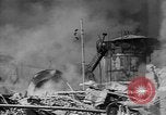 Standbild Ploiesti brennen nach dem Bombenangriff in Zweiten Weltkrieg Ploesti Rumänien, 1944, aus Sekunde 38 historischem Filmmaterial Videoclip 65675054529