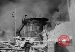 Standbild Ploiesti brennen nach dem Bombenangriff in Zweiten Weltkrieg Ploesti Rumänien, 1944, aus Sekunde 41 historischem Filmmaterial Videoclip 65675054529
