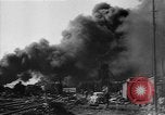 Standbild bombardiert Kesselwagen brennen in Ploiesti Ploesti Rumänien, 1944, aus Sekunde 4 historischem Filmmaterial Videoclip 65675054531