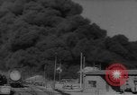 Standbild bombardiert Kesselwagen brennen in Ploiesti Ploesti Rumänien, 1944, aus Sekunde 14 historischem Filmmaterial Videoclip 65675054531
