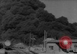 Standbild bombardiert Kesselwagen brennen in Ploiesti Ploesti Rumänien, 1944, aus Sekunde 15 historischem Filmmaterial Videoclip 65675054531