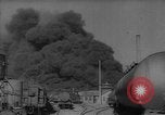 Standbild bombardiert Kesselwagen brennen in Ploiesti Ploesti Rumänien, 1944, aus Sekunde 17 historischem Filmmaterial Videoclip 65675054531
